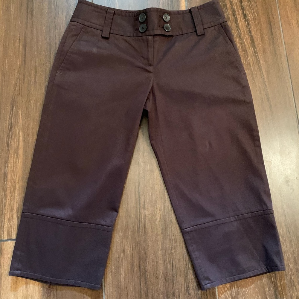 Brown pedal pusher capri pants